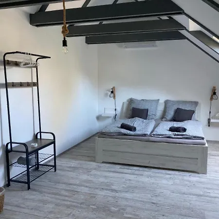 Mezriczky Malom Bed & Breakfast *